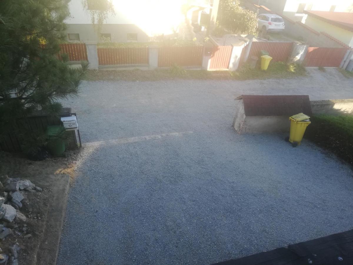 Privat Femamki Lägenhet Licartovce Exteriör bild